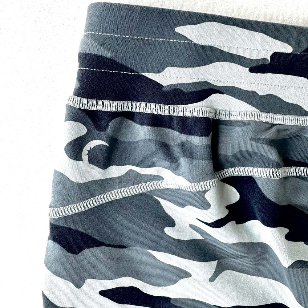 ZYIA Active Gray Camo Unwind Joggers - Picture 7 of 9